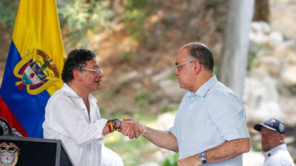 Choque entre Petro y el alcalde de Santa Marta: el Presidente acusó a Pinedo de influencia de mafias; este le recordó la deuda del agua